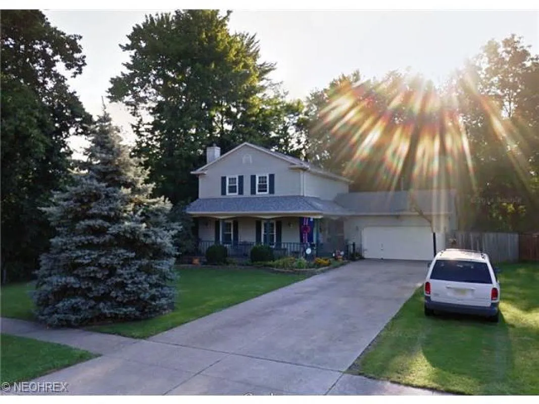 1593 Scarborough Dr photo 1