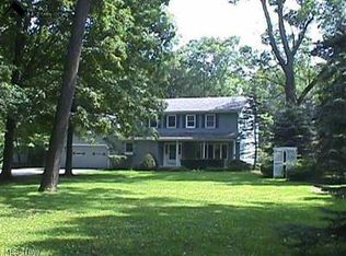 19033 Brewster Rd, Aurora, OH 44202