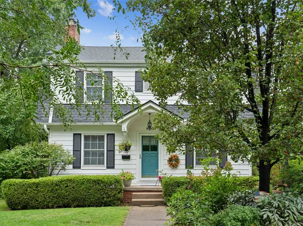 930 37th St, Des Moines, IA 50312