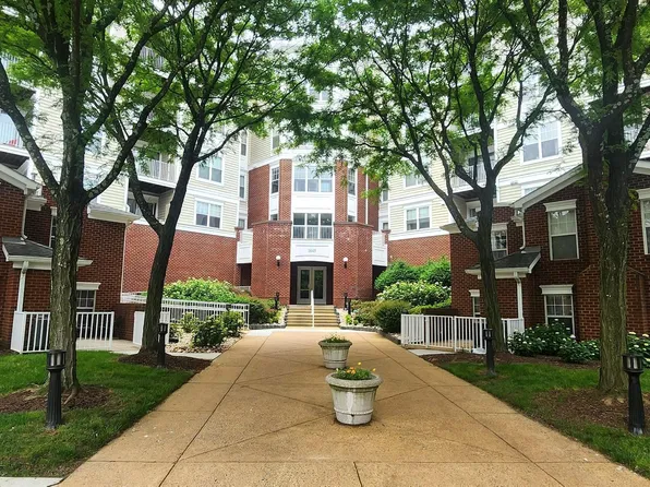 1645 International Dr Unit 423, Mc Lean, VA 22102