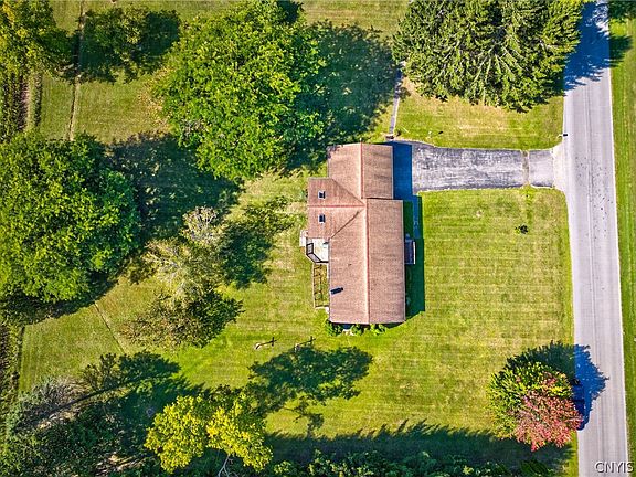 3rd image of 5320 Sarenski Rd