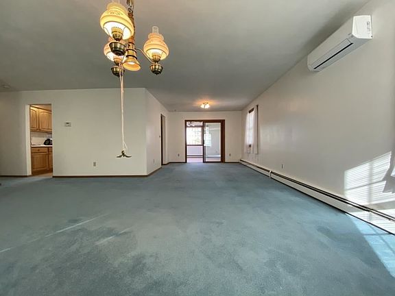 5th image of 2449 Rhonda Dr