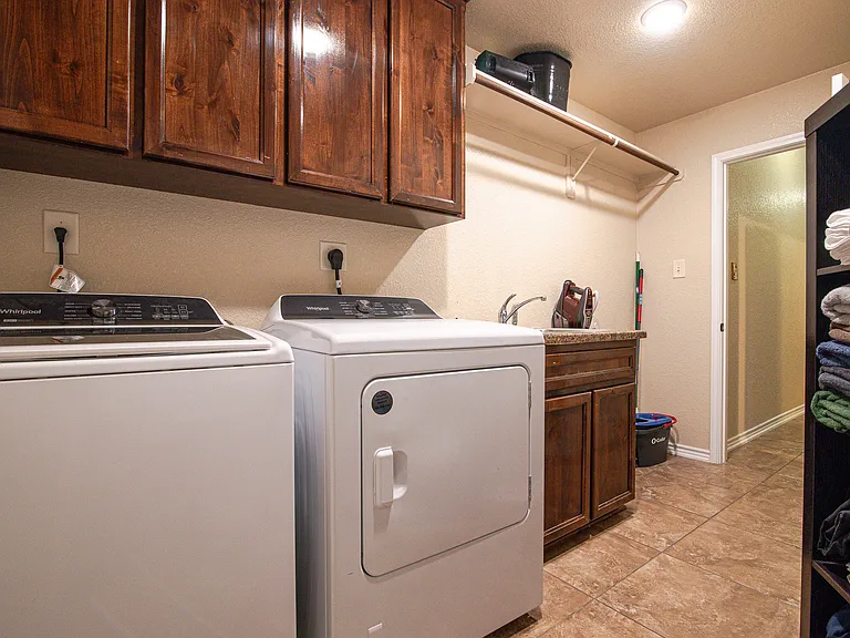 2040 Chinquapin Ln — Photo 8