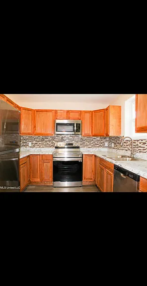 1412 Genevieve Dr — Photo 4