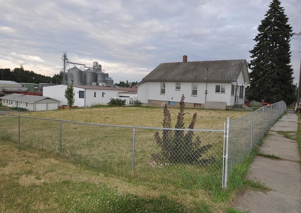 2nd image of 106 N 2nd St