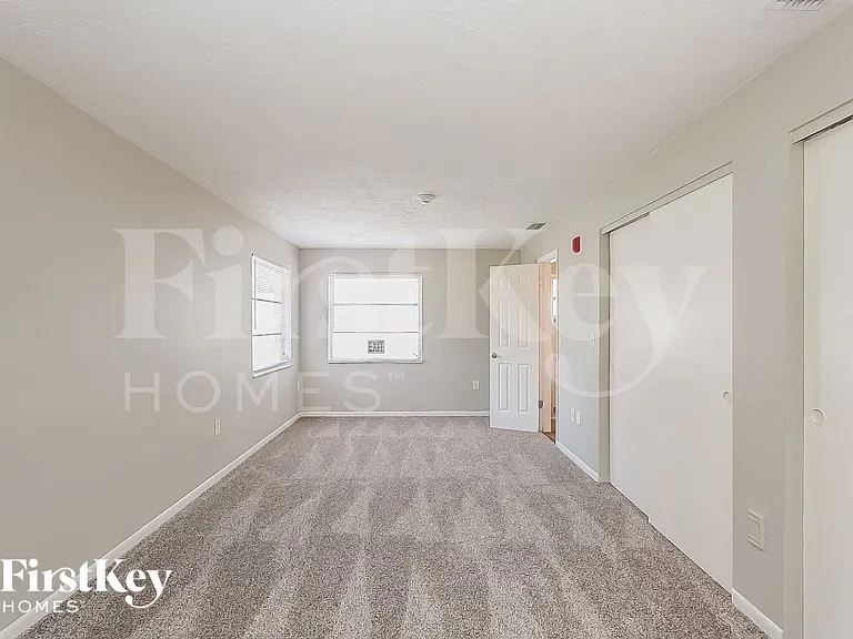 319 Scott Ct — Photo 8