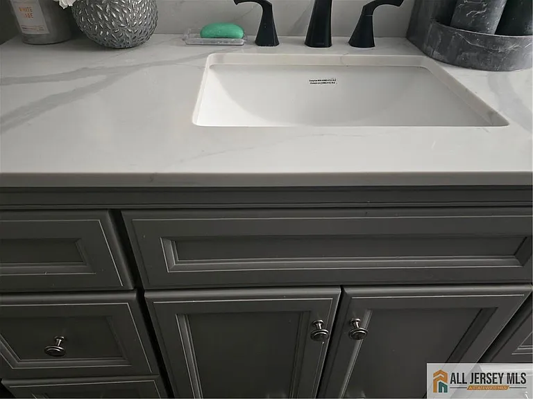 23 Maple St — Photo 9