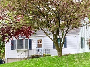 24 Clearview Cir, Bridgeport, CT 06606