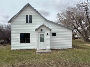 415 3rd Ave NE, Kenmare, ND 58746