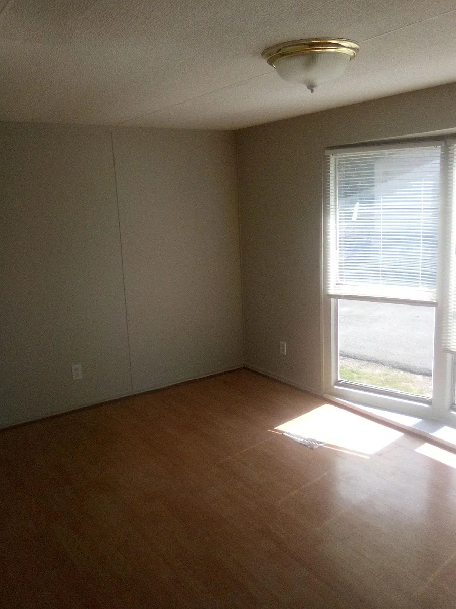 same front room - Verna Lee Blvd