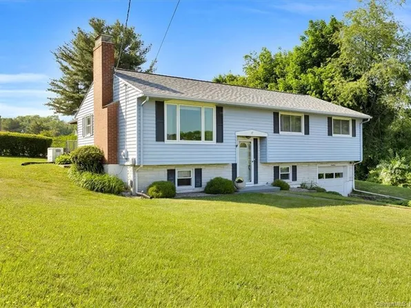 17 Dwight Road, Middlefield, CT 06455