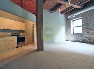 925 W Huron 1/1 Den, Chicago, IL 60642