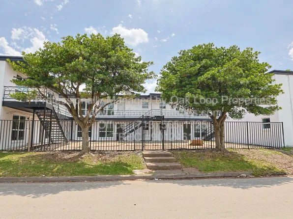 6840 Fairway Dr, Houston, TX