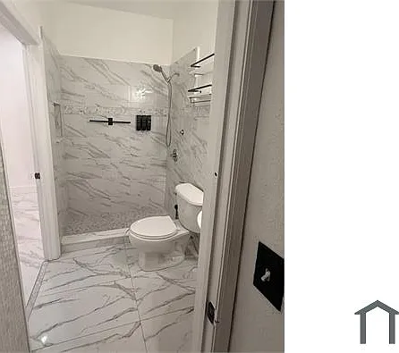 15 SW 15th Ter #15 — Photo 2