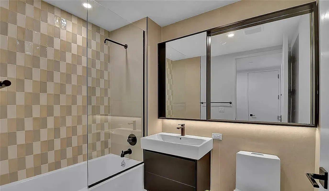 428 Rodney Street — Photo 2
