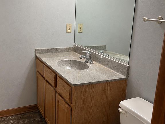 4th image of 336 Fox Trail Ct