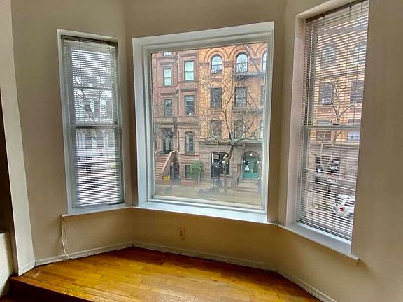 4th image of 65 W 69th St #3