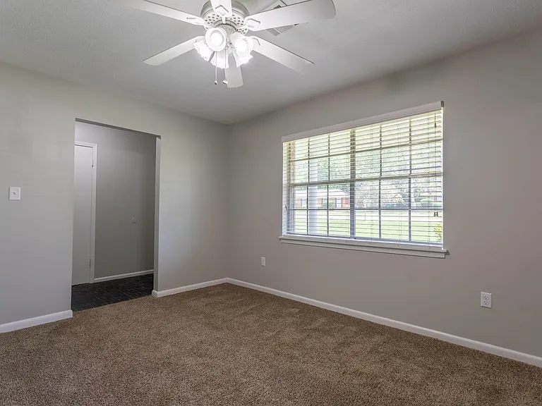 5240 Peachtree St — Photo 11