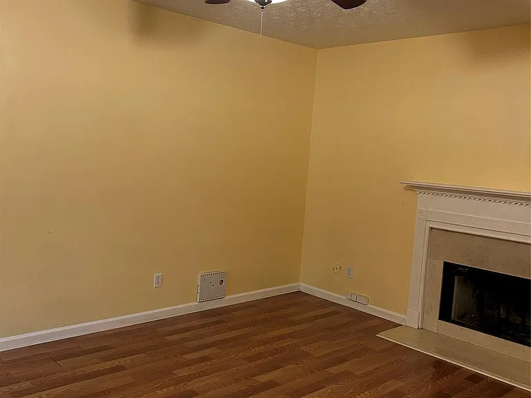 60 Parc Ct — Photo 4