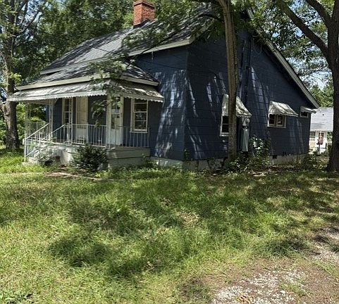 3rd image of 642 Carla St