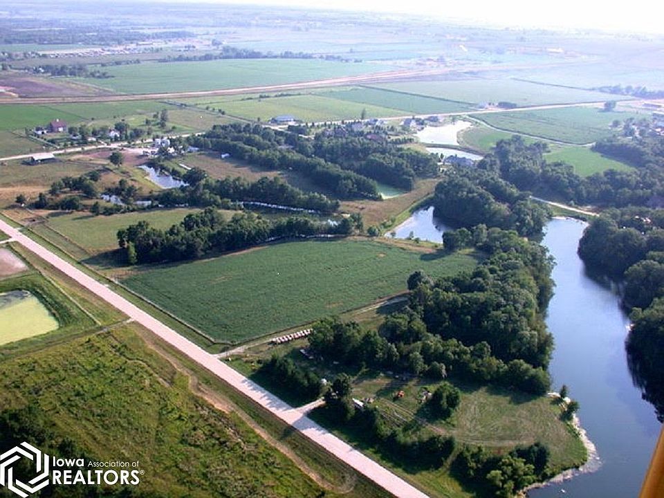 1st image of 4 Wood Duck Cove Dr