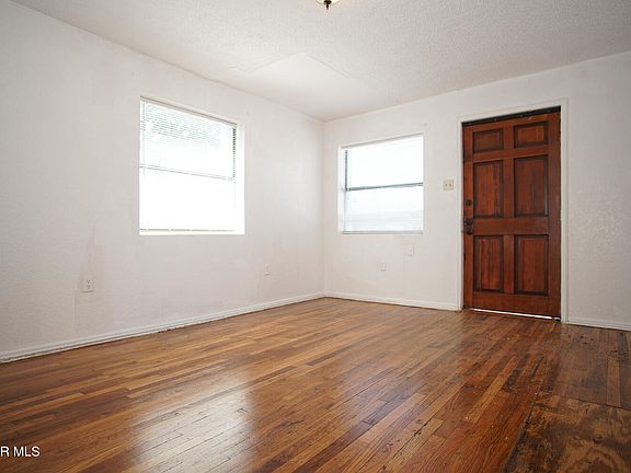 4th image of 3720 Porter Ave #A