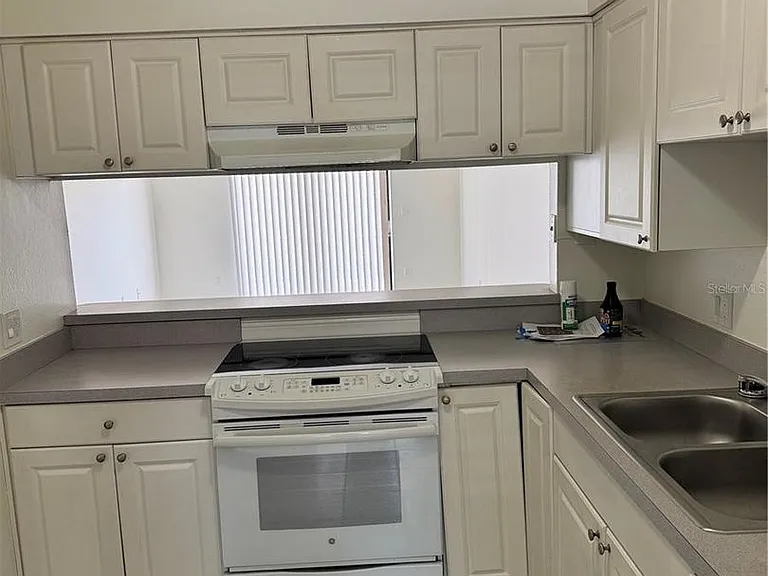 2219 Caribbean Dr S — Photo 11