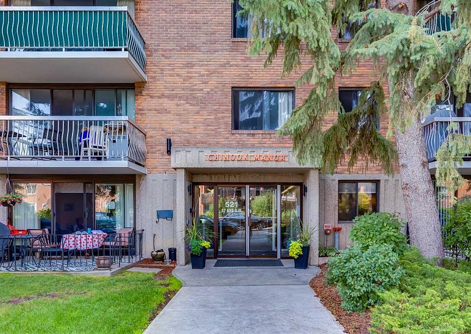 1st image of 521 N 57th Ave SW #103