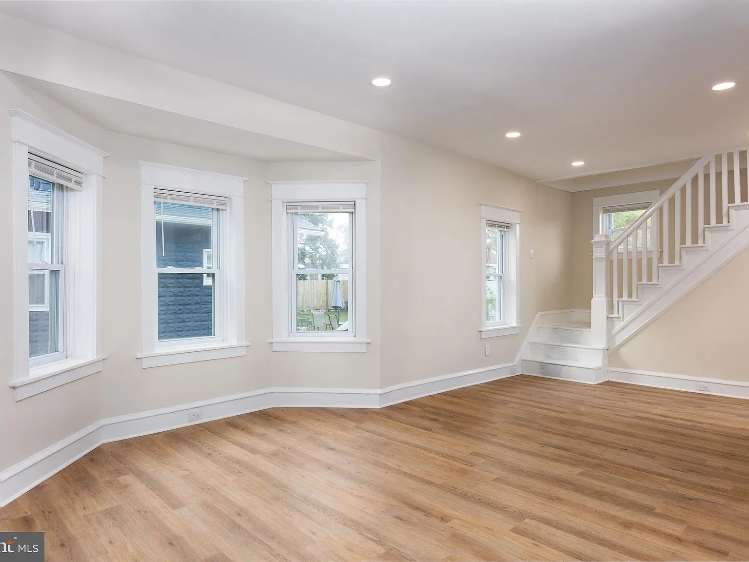 2 bed, 2.0 bath, 1080 sqft, $2,700 — Photo 2