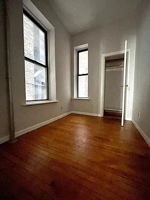 Rented by Elmekies Equities | media 9