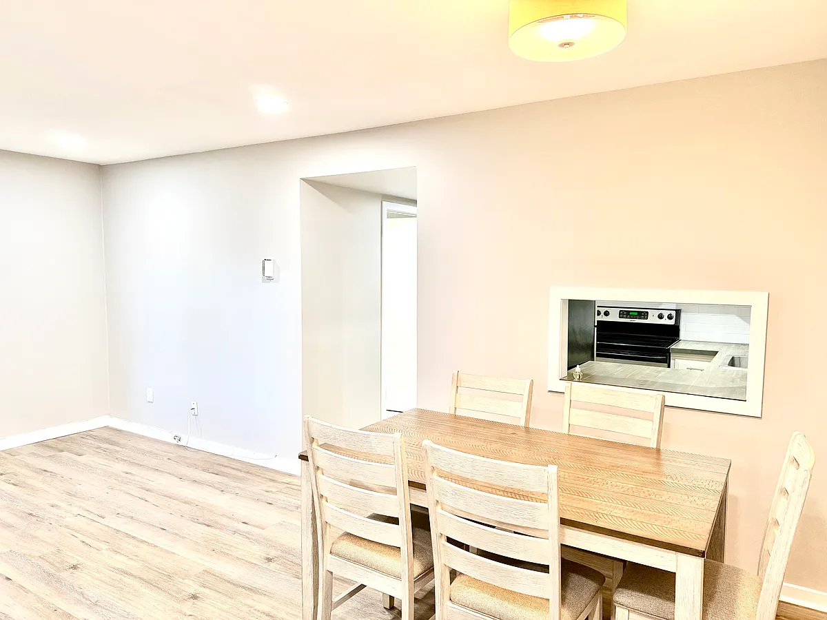 Building Photo - 10 Wild Oaks Rd #208