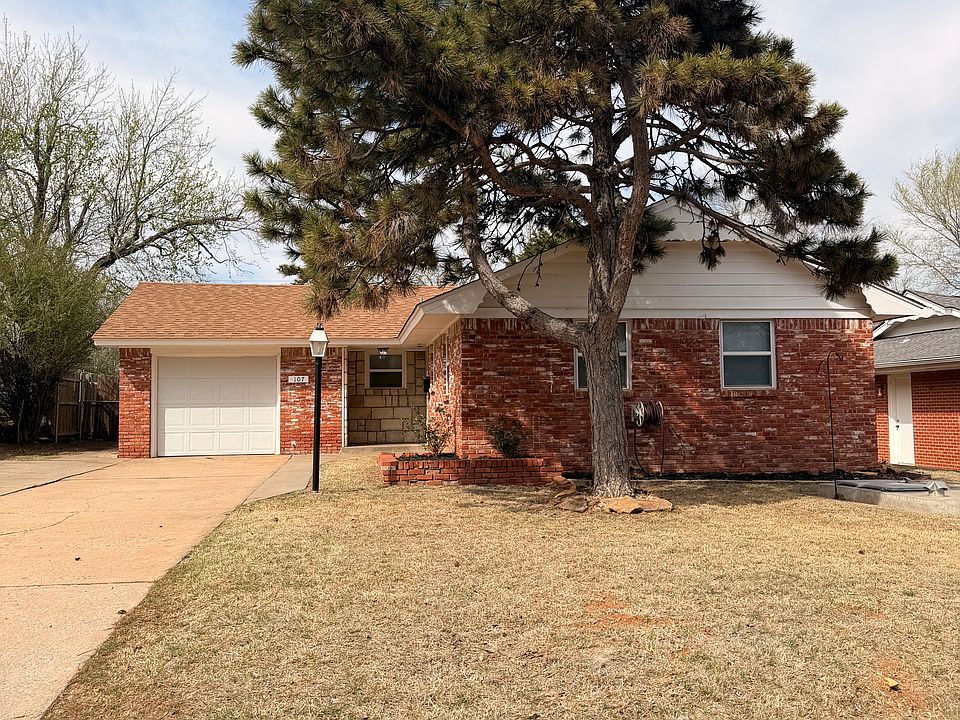 1st image of 107 Bellaire Dr
