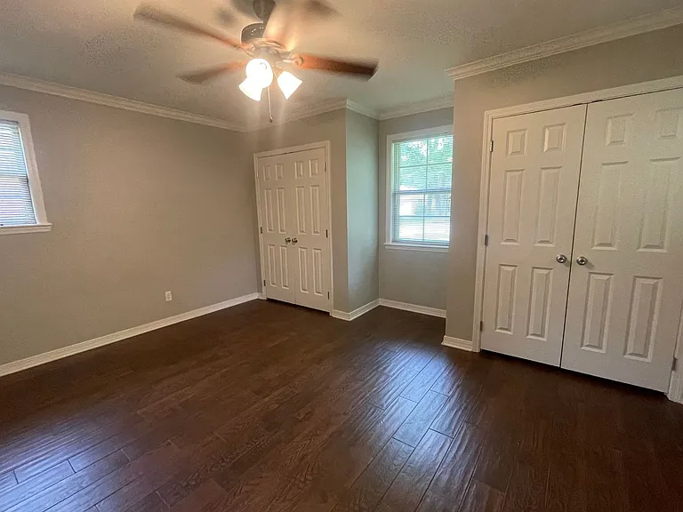 2033 Horton Ave — Photo 10