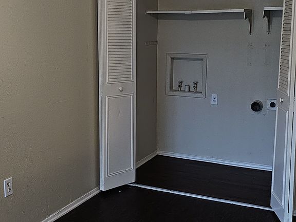 2nd image of 125 Astoria Dr