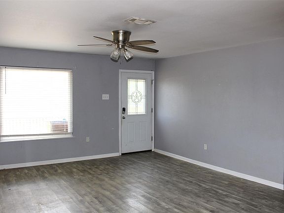 3rd image of 120 Belaire Dr