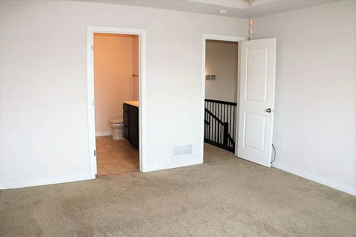 459 Taft Ave — Photo 18