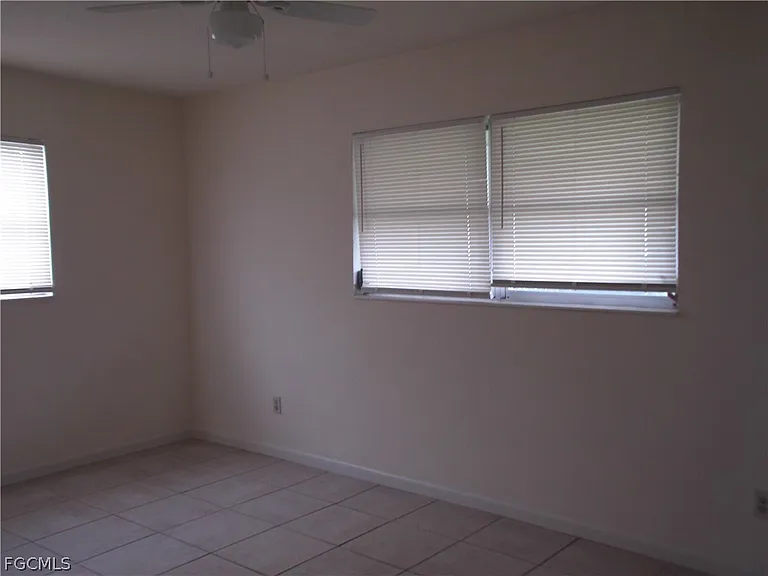 242 S Lake Dr — Photo 13