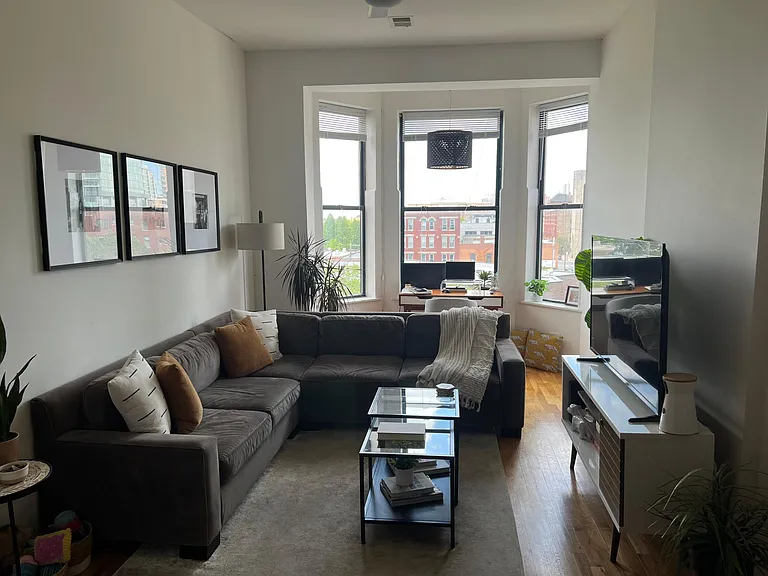 351 W Oak St #104 — Photo 19