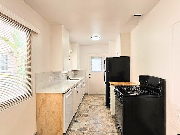 3rd image of 5064 Cape May Ave #5064