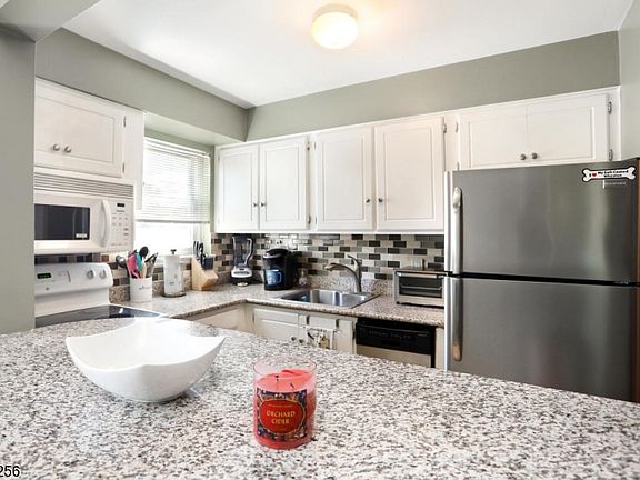 3rd image of 100 Pierson Miller Dr #D21-21