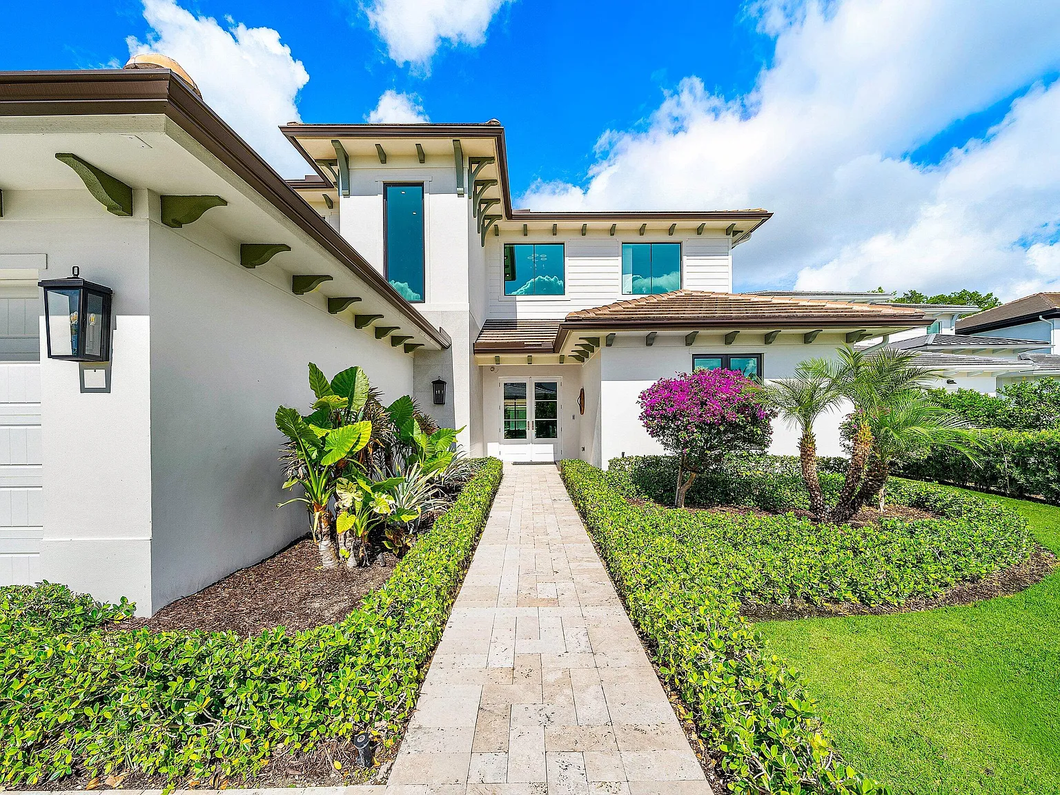 5 bed, 6.5 bath, 4685 sqft, $35,000 — Photo 3