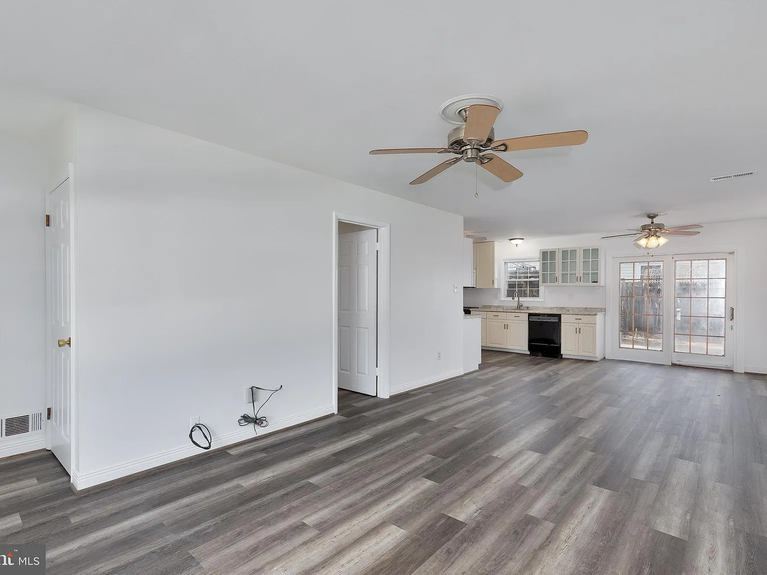 3 bed, 1.5 bath, 1216 sqft, $2,650 — Photo 4