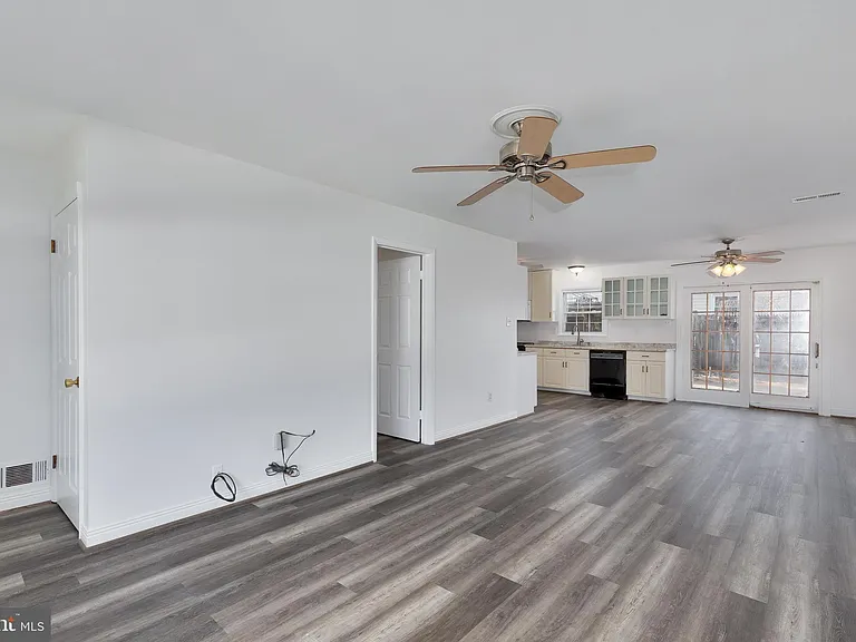 4114 Lees Corner Rd — Photo 4