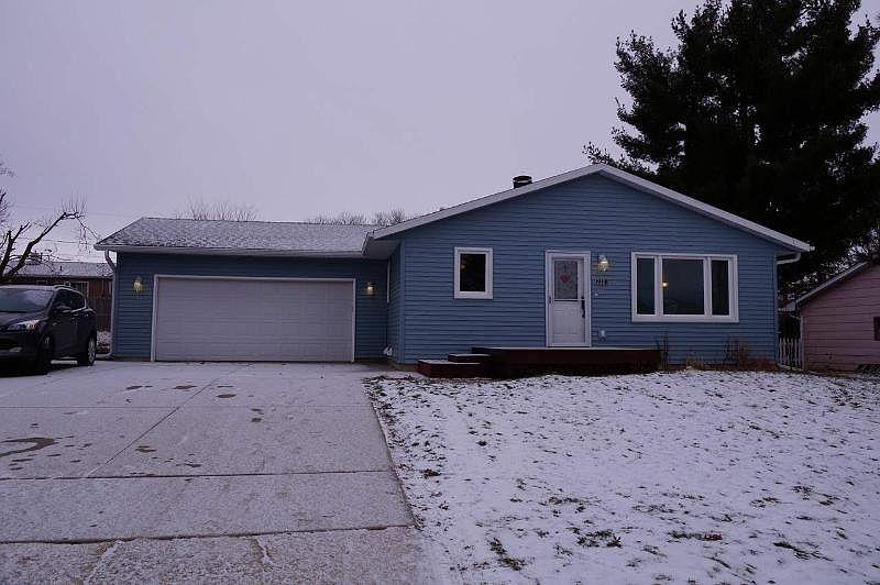 1st image of 2221 S Willard Ave