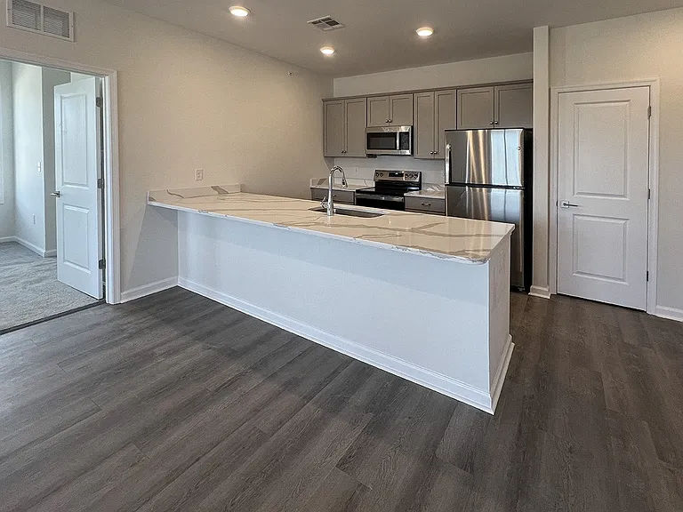 Linden Lofts — Photo 1