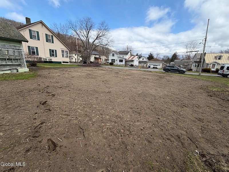 2nd image of 17 Davis Street