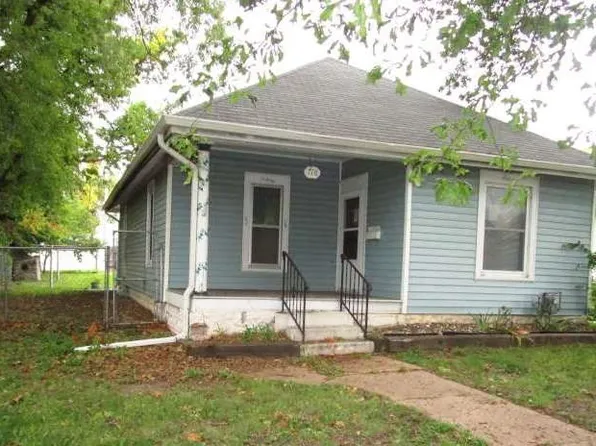 718 Elk St, Beatrice, NE 68310