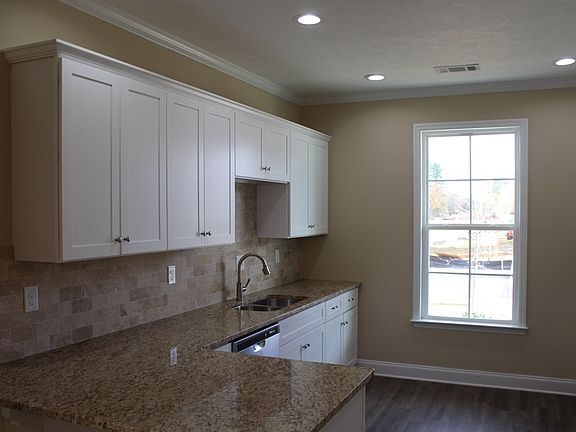 4th image of 200 Milford Pines Dr