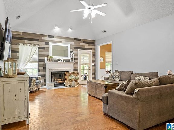 4th image of 932 McAllister Dr