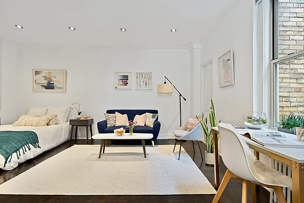 Sold by Compass | media 1